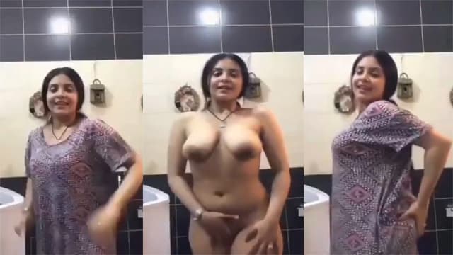 Sexy mother shows her pussy videos 2026