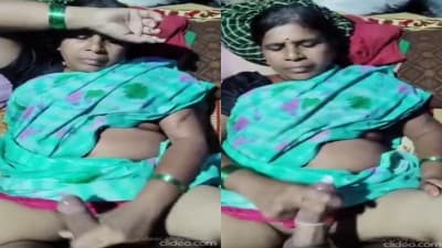 Old Aunty Jerking Young Dick Sex Online
